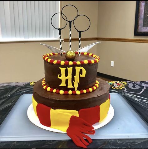 Gateau Harry Potter, Cumpleaños Harry Potter, Harry Potter Birthday Cake, Paris Cakes, First Communion Cakes, Single Book, Harry Potter Bday, Harry Potter Quidditch, Harry Potter Food