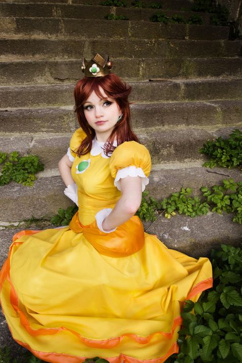 Princess Daisy Cosplay, Mario Costumes, Daisy Cosplay, Princess Daisy Costume, Nintendo Cosplay, Daisy Costume, Mario Cosplay, Mario Costume, Awesome Costumes