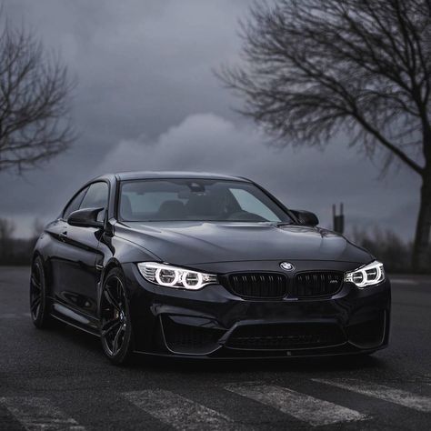 TheManliness on Instagram: “Badass BMW M4!💀 Rate it 1-10! -------- Photo by @hlorenzophotography!” Bmw Tuning, Bmw M Series, Carros Bmw, Bmw Wallpapers, Lamborghini Veneno, Bmw Love, Pagani Huayra, Bmw I8, Foose