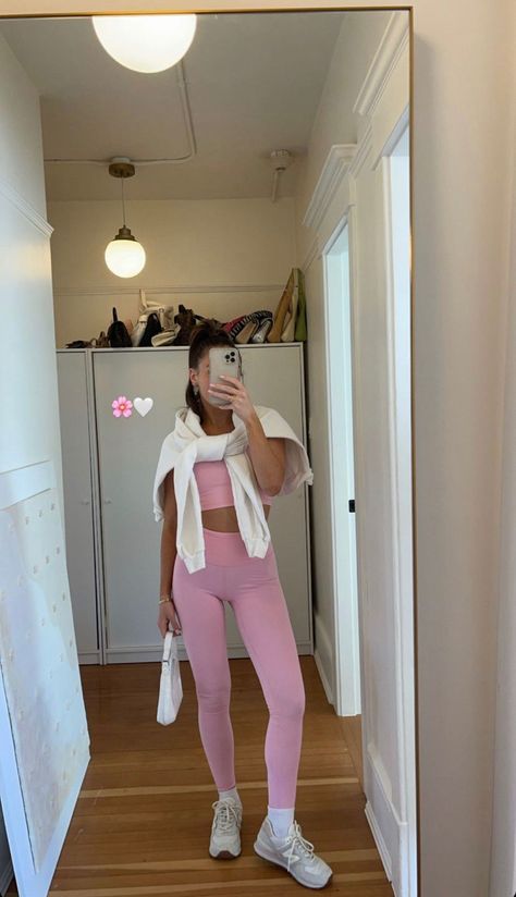 Pink Workout Clothes, Pink Workout Outfit, Pilates Outfit, Look Legging, Pink Gym, Look Rose, Pink Pilates, Cute Workout Outfits, Cute Gym Outfits