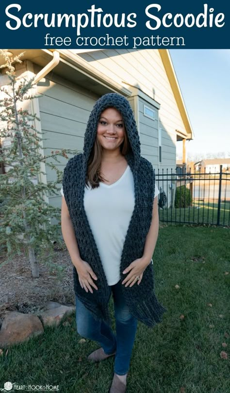 A scoodie is a hooded scarf. Perfect to wear for any outdoor activity during the winter months. Let's make one with this free scoodie crochet pattern! Crochet Hooded Scarf Pattern Free, Scoodie Crochet, Crochet Scoodie, Crochet Ideas Aesthetic, Crochet Hooded Scarf Pattern, Aesthetic Knit, Hooded Scarf Pattern, Scarf Diy, Crochet Hooded Scarf