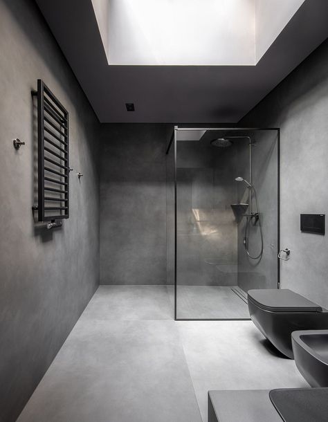 Relax Premium Cottage / Verholy Relax Park by Yod Group Concrete And Black Bathroom, Grey And Black Tile Bathroom, Washroom Bathroom Combo, Grey Black Bathroom Ideas, Grey Washroom Ideas, Gray Bathroom Ideas Colour Palettes, Dark Ensuite, Bathroom Interior Grey, Dark Grey Bathrooms