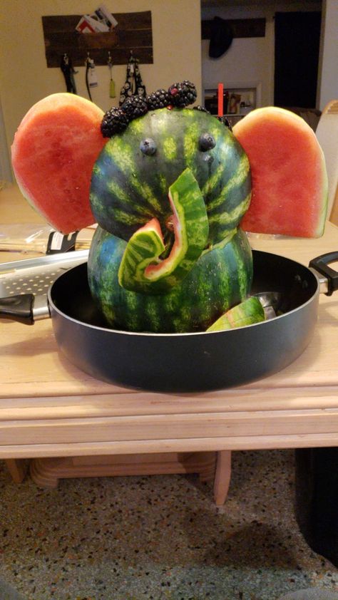 Watermelon elephant Watermelon Elephant Carving How To, Elephant Fruit Tray, Elephant Watermelon, Watermelon Animals, Fruit Basket Watermelon, Divine Frequency, Veggie Display, Salad Decoration, Luau Ideas