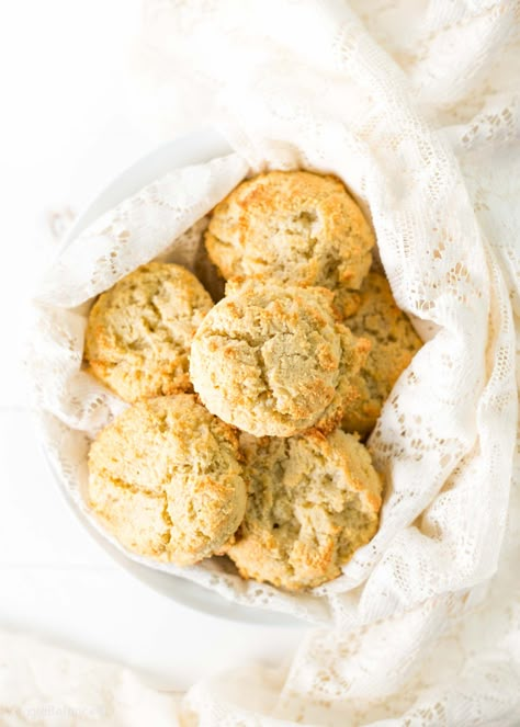 Healthy Biscuits Recipe, Low Carb Biscuits, Carbs Food, Dairy Free Biscuits, Almond Flour Recipes Cookies, Almond Flour Biscuits, Healthy Biscuits, Cooking Spices, Flour Biscuits