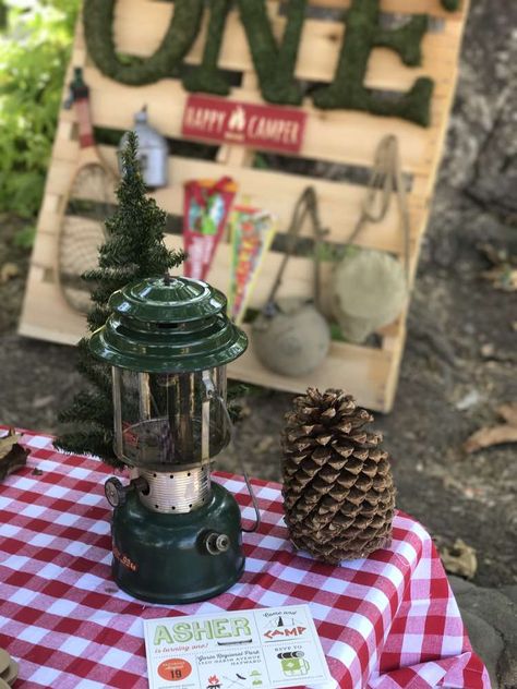 Vintage Camping Birthday Party Ideas | Photo 1 of 12 | Catch My Party Retro Camping Aesthetic, Vintage Camping Aesthetic, Vintage Camping Photos, Camping Birthday Party Ideas, Ideas Terraza, Summer Camp Themes, Camping Photo, Camp Theme, Camping Birthday Party