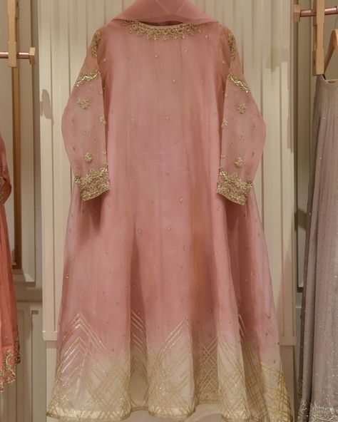 Agha Noor, Shadi Dresses, Pakistani Formal Dresses, Desi Wedding Dresses, Pakistani Dresses Online, Frock Fashion, Bridal Studio, Pakistani Fashion Casual, Pakistani Wedding Outfits