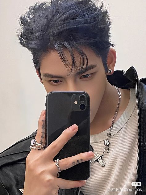 Shaved Man Bun, Male Idol Hairstyle, Short Hair Styles Male, Cool Male Hairstyles, Male Hairstyles Reference, Hairstyle For Long Hair Men, Unique Male Hairstyles, Korean Guy Hairstyle, Chinese Men Handsome