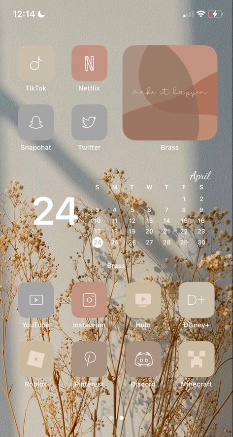 A beautiful but simple ios 14+ homescreen with widgets Atheistic Homescreen, Neutral Homescreen Ideas, Ipad Homescreen Inspo Aesthetic, Iphone Asthetic Homescreen, Spring Ios Homescreen, Aesthetic Pastel Homescreen, Ios 16 Home Screen Ideas Simple, Simple Widget Ideas, Simple Ios Homescreen