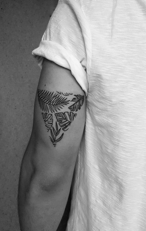 Tatuagem Masculina Pequena, Tattoo Diy, Petit Tattoo, Tattoo Placements, Armband Tattoos, Inspiration Tattoos, Small Tattoos For Guys, Diy Tattoo, Small Tattoo Designs