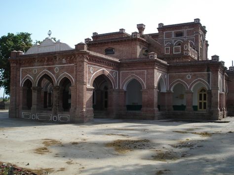 Bagrian Haveli (near Nabha, Punjab) Small Haveli House India, Punjabi Haveli House Design, Harmony In Architecture, Punjab Architecture, Arab Villa, Haveli Design Houses, Indian Haveli, Haveli Design, Architecture House Design