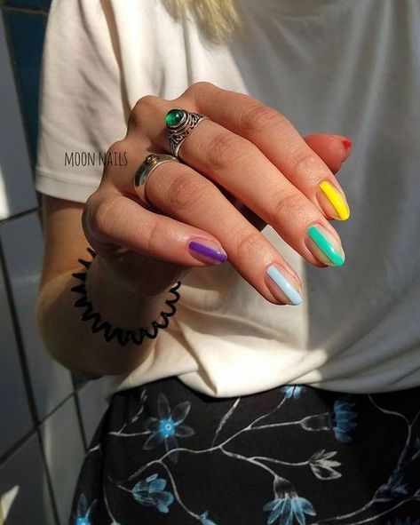 Rainbow Center Stripe Nails | Bright Cute Summer Nails | Summer Nails 2022 Nails And Rings, Stars Nails, Nails Yellow, Nagellack Trends, Bright Summer Nails, Moon Nails, Colorful Nail Art, Colorful Nail, Nail Art Designs Summer