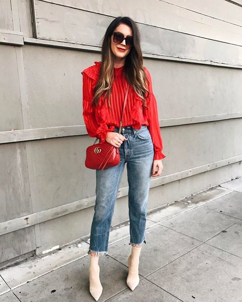 Ready for Jadyn's bday party w/ our family tonight! Red Blouse Outfit, Red Shirt Outfits, Red Top Outfit, Casual Chic Spring, Looks Jeans, Chique Outfits, Elegante Casual, Stylish Work Outfits, Outfit Trends