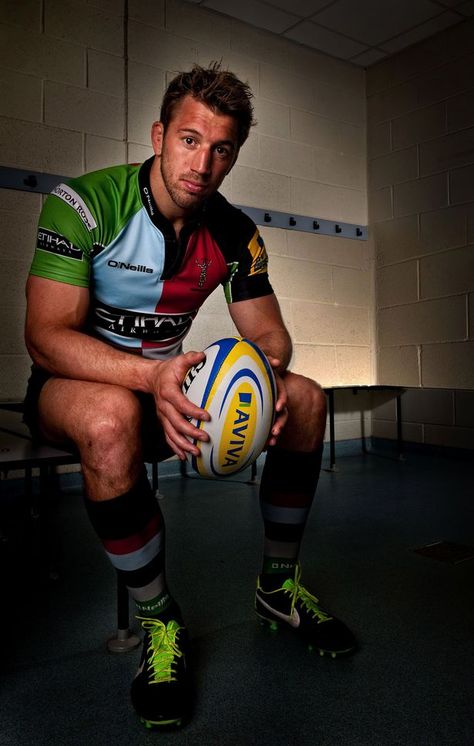 Sexy Rugby God, Chris-Robshaw  in the changing-room. Chris Robshaw, Rugby Men, Changing Room, Rugby Players, Brooks Sneaker, Rugby, Quick Saves, Rugby Player