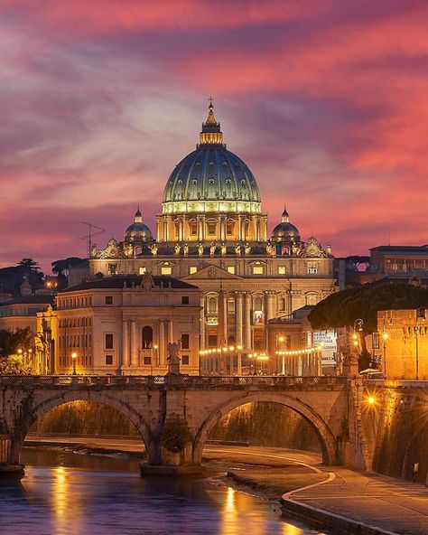 Rome, Italy Vatican City Italy, Visiting The Vatican, Things To Do In Rome, World Beauty, Best Friends Shoot, Countries In The World, Italy Aesthetic, Rome Travel, Vatican City