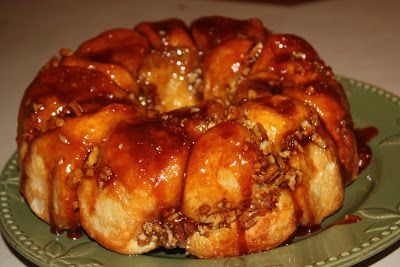 Paula Deen Monkey Bread, Overnight Monkey Bread, Butterscotch Coffee, Monkey Bread Recipe Easy, Easy Monkey Bread, Bubble Bread, Frozen Dinner Rolls, Frozen Rolls, Paula Dean