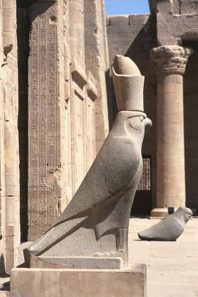 Museum Objects, Temple Of Horus, Egypt Temple, Kingdom Of Egypt, Ancient Egypt Aesthetic, Ancient Egyptian Statues, God Horus, Egypt Concept Art, Egypt Aesthetic