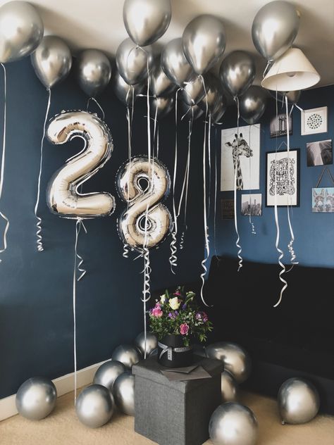 Birthday Ballons Decoration Ideas Simple, Birthday Deco Ideas, Birthday Room Surprise, 28th Birthday Ideas, Birthday Deco, Surprise Birthday Decorations, Indoor Birthday, Birthday Decorations At Home, Birthday Decorations For Men