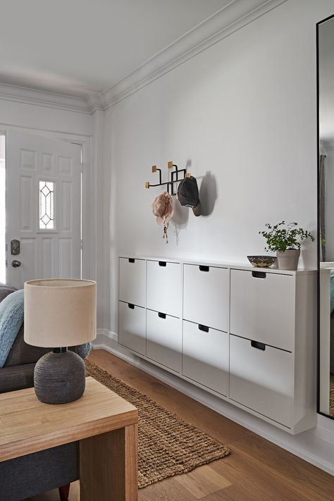 Think Linear Tiny Entryway Ideas Front Entry, Home Backyard Ideas, Contemporary Entryway Ideas, Wallpaper Backgrounds Vintage, Tiny Entryway, Ikea Shoe Cabinet, Ikea Entryway, Hallway Shoe Storage, Shoe Cabinet Entryway