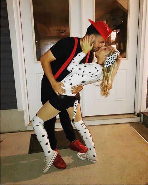 #halloweencostumes #couples #firefighteranddalmatian #diy #fireman #dalmatian Cute Diy Halloween Costumes, Dalmatian Firefighter, Diy Halloween Costumes For Couples, Halloween Bricolage, Firefighter Halloween, Easy Couples Costumes, Couples Costumes Creative, Meme Costume, Dalmatian Costume