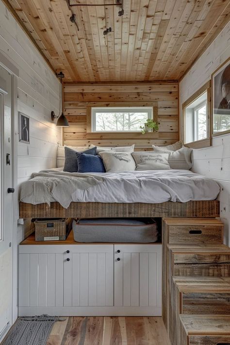 25 Ingenious Tiny House Bedroom Ideas for Compact Living - Roomy Retreat Tiny House Bed Ideas, Tiny House Bedroom Ideas, Tiny House Bed, Ny Loft, House Bedroom Ideas, Tiny House Bedroom, Cozy Loft, Small Fireplace, Farmhouse Dining Chairs