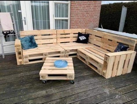 Pallet Bank, Pallet Patio Furniture Diy, Pallet Projects Bedroom, Wooden Patio Furniture, Palette Furniture, Pallet Lounge, Pallet Seating, Pallet Garden Furniture, Pallet Patio Furniture