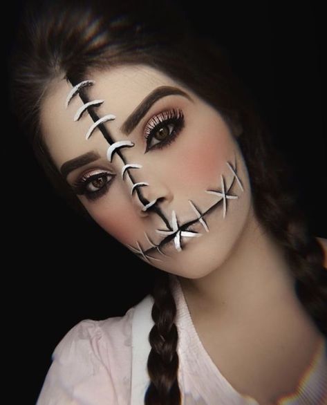 Simple Halloween Face Paint For Women, Easy Halloween Face Paint For Women, Halloween Makeup Leicht, Maquillaje Halloween Infantil, Halloween Makeup Ideas For Women, Holloween Makeup, Creepy Halloween Makeup, Halloween Makeup Diy, Halloween Makeup Ideas