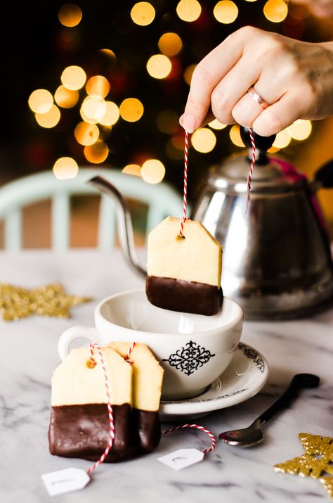 Shortbread Tea Bag Cookies, Yea Party Cookies, Christmas Tea Party Favors, Tea Party Aesthetic, Tea Bag Cookies, Winter Tea Party, Mini Patisserie, Tea Images, Christmas Afternoon Tea