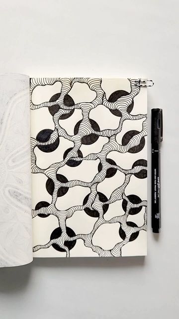 Abstract Art Pen, Paint Pen Art Ideas, Sketchbook Patterns, Zentangle Patterns Ideas, Paint Pen Art, Pattern Zentangle, Linework Art, Zentangle Pattern, Doodle Art Flowers