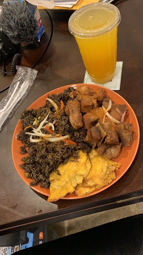 Jamaican Food Snapchat, Desserts Drinks, Haitian Food, Jamaican Food, Haitian Food Recipes, Caribbean Culture, Ethnic Food, Jamaican Recipes, Food Goals