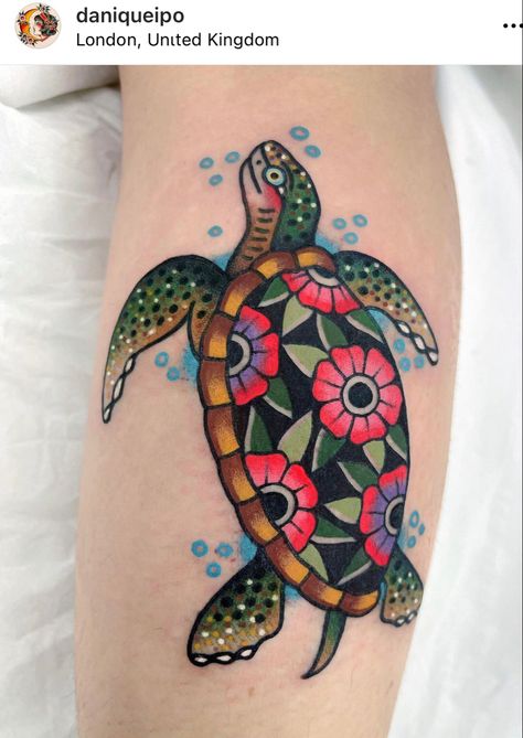 Traditional Style Ocean Tattoo, Traditional Sealife Tattoo, Neo Traditional Aquatic Tattoo, Traditional Tattoos Sea Creatures, Traditional Turtle Tattoo Design, American Traditional Sea Turtle Tattoo, Sea Turtle Traditional Tattoo, Turtle Tattoo American Traditional, American Traditional Aquatic Tattoo