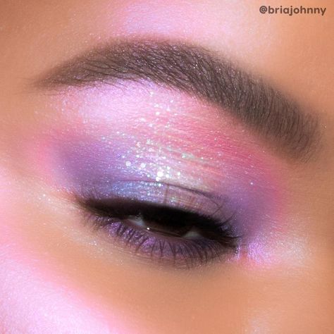 Purple Eye Look, Pastel Eyeshadow, Galaxy Makeup, Purple Eye Makeup, Makeup 101, Eye Makeup Designs, Creative Makeup Looks, Eye Look, Eye Makeup Art