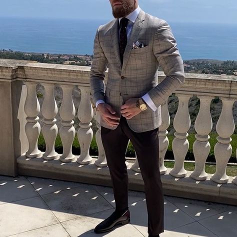 Grey Jacket Black Pants, Conor Mcgregor Suit, Mcgregor Style, Mcgregor Suits, Conor Mcgregor Style, Mens Clothing Styles Streetwear, James Bond Outfits, Bond Outfits, Banana Cookie