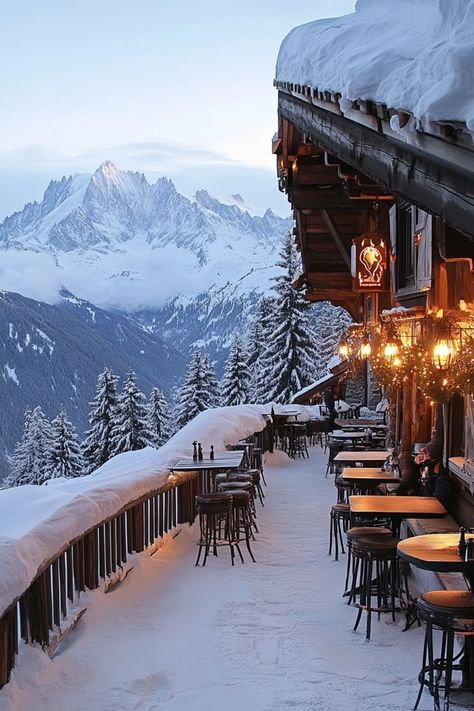 Ski Chalet Aesthetic, Chamonix Aesthetic, Ski Mountain Aesthetic, Skiing Vacations, Chamonix Winter, Chamonix Skiing, Apres Ski Bar, After Ski, Winter Chalet