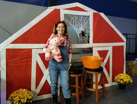 Charlottes Web Decorating Ideas, Charlotte's Web Trunk Or Treat Ideas, Farmer Trunk Or Treat Ideas, Charlottes Web Decor, Barn Trunk Or Treat Theme, Charlottes Web Costume Ideas, Charlotte's Web Trunk Or Treat, Camping Trunk Or Treat, Farm Trunk Or Treat