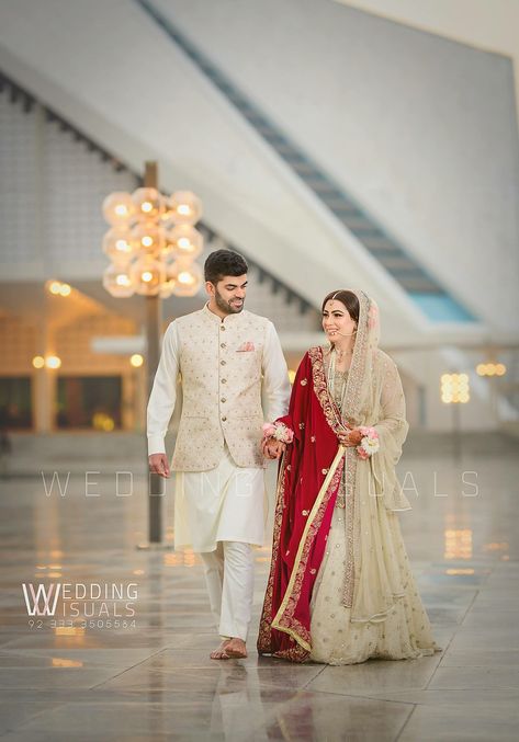 Pakistani Couple, Suits Groom, Nikah Outfit, Mehendi Decor, Bridal Mehndi Dresses, Nikah Dress, Shadi Dresses, Bridal Hijab, Nikkah Dress