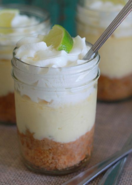 Key Lime Pie in a Jar recipe - As if creamy, cool key lime pie wasn't delicious enough in itself, there's just something about individual servings in jars that send it over the top. Perfect for potlucks and picnics. Key Lime Pies, Pie In A Jar, Key Lime Pie Easy, Mason Jar Desserts, Dessert In A Jar, Mason Jar Meals, Monkey Bread, Dessert Bar, Meals In A Jar