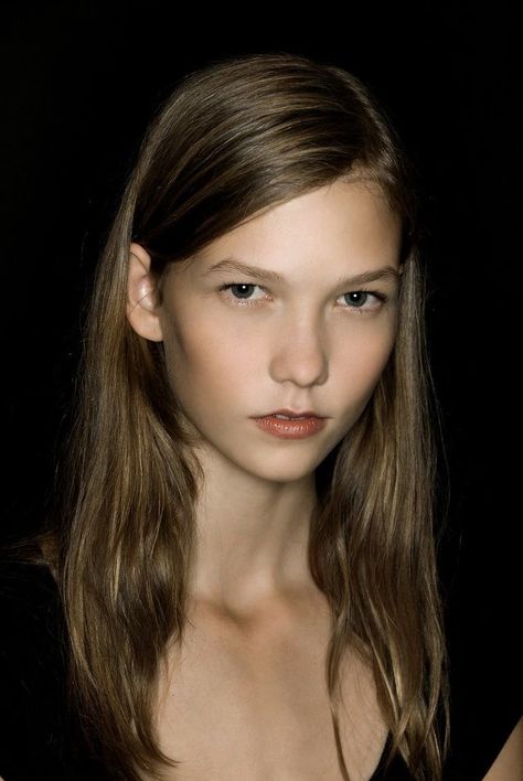 Runway Hair, Lip Beauty, Karlie Kloss, Fall Makeup, Uneven Floor, Beauty Icons, Eye Color, Take Care, Style Icons