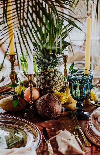 Caribbean Theme Wedding, Caribbean Party Aesthetic, Caribbean Party Decorations, Island Theme Party, Gender Reveal Ideas Party, Caribbean Theme Party, Carved Fruit Art, Tropical Caribbean, Caribbean Party