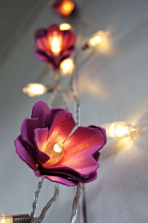 Nine new ways to decorate with twinkle lights - Chatelaine Egg Carton Flowers, Diy Flores, Egg Carton Crafts, Egg Cartons, Egg Box, Cool Art Projects, Ways To Recycle, Egg Carton, Flower Lights