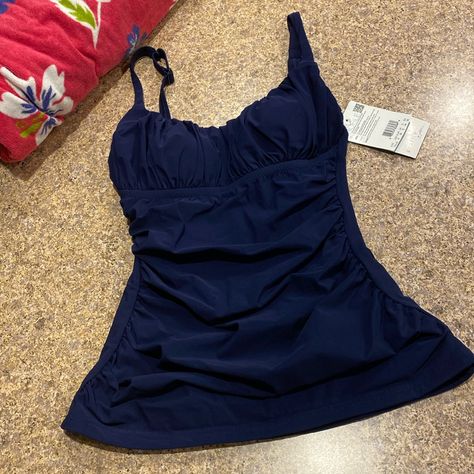 Nwt Profile By Gottex Navy Blue Tankini Top Size 6 (Swim Top Only). This Has Tags But When I Tried It On I Got Deodorant On It. It Has Built In Padding /Cup Lining For Shape That Is Not Removable. There May Be Minor Imperfections Since This Isn’t Brand New And Has Been Preowned. Measurements Are Approximate And Colors May Be Off Because Of Lighting. Bundle With Other Items From My Closet And Only Pay 1 Shipping Fee Up To 5 Lbs Packaged. Swim Tops For Large Bust, Tankini Aesthetic, Blue Tankini, Beach Tops, Really Cute Outfits, Cute Simple Outfits, Tankini Top, Swim Top, Dream Clothes