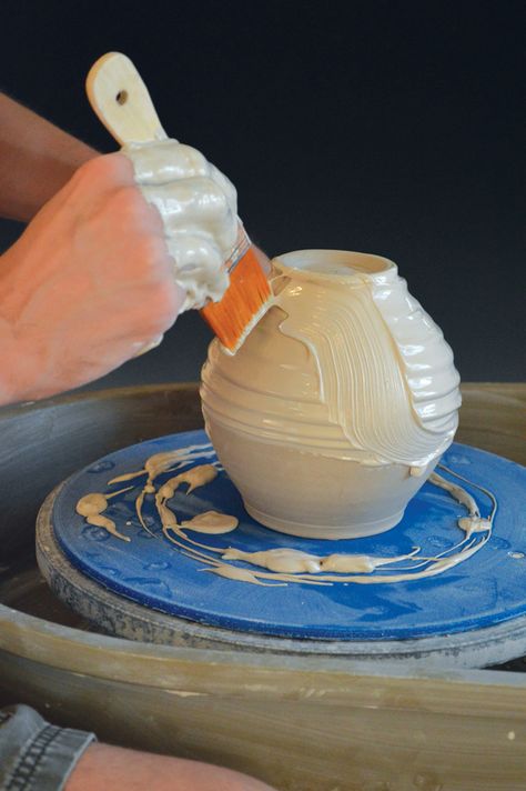 The icing on the pot! Pottery slip decoration that creates texture - Ceramic Arts Network Pottery Slips, Pottery Slip, Pottery Making Illustrated, Slip Decoration, Pottery Lessons, Ceramic Glaze Recipes, Ceramic Texture, Pottery Videos, Slab Pottery