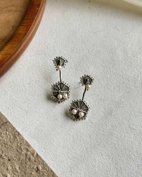 SILVER OXIDISED STUDS EARRINGS only at @namanarts.in 🌷🌷 . 👉🏻 Swipe to see the varieties . Visit our website to order 🎀 Link in Bio 📎 . Also Follow us for such other exclusive offers and trendy designs 🤍 . #jewellery #jewelry #oxidisedjewellery #traditional #unique #fashion #indianjewellery #indiantraditionalwear #oxidize #accessories #style #trending #jewelleryofinstagram #onlineshopping #jewellerylovers #jewellerydesign #jewellerycollection #jewellerylove #jewelleryoftheday #earrings #studs... Bling Empire, Junk Jewellery, Oxidized Jewellery, Small Earrings Gold, Oxidized Silver Earrings, Oxidised Silver Jewelry, Junk Jewelry, Indian Jewelry Sets, Accessories Style