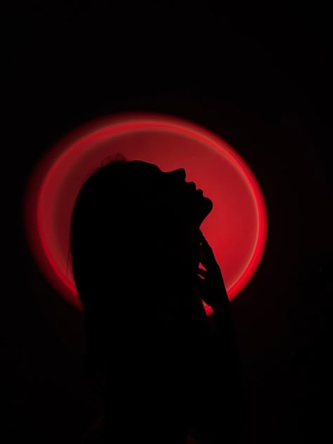 Album Cover Photoshoot Ideas, Red Light Photoshoot, Sunset Photoshoot Ideas, Light Photoshoot, Neon Photoshoot, Silhouette Photography, Studio Photography Poses, Dark Energy, Female Art Painting