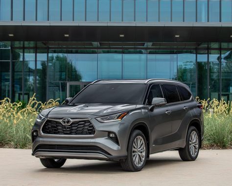 2025 Toyota Highlander Screen Acreage Grows, Hybrid Adds Standard AWD Nascar Racers, Best Pickup Truck, Toyota Highlander Hybrid, Car Buying Guide, Gauge Cluster, Digital Gauge, Mid Size Suv, Toyota Sienna, 25th Birthday