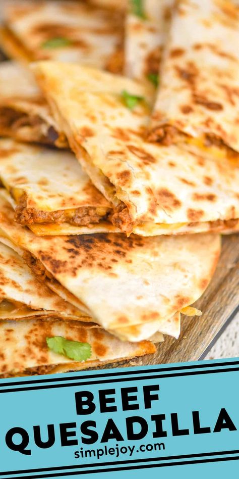 This Beef Quesadilla is a simple dinner recipe that everyone will love. The sauce in this quesadilla recipe, is perfection! Quasadias Recipes, Quasadias Easy Recipes, Dinner Recipes Baked, Baked Quesadilla, Quesadilla Recipes Beef, Quesadilla Recipes Easy, Beef Quesadillas, Sainsburys Recipes, Easy Delicious Dinners