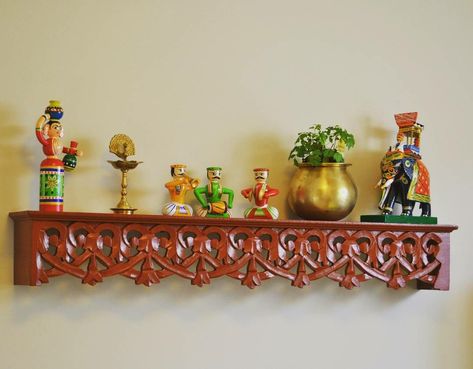 Bonus room - channapatna dolls & kondapalli dolls Kondapalli Bommalu Decor, Kondapalli Bommalu, Gauri Decoration, Bommala Koluvu, Carved Wood Wall Decor, Indian Wall Decor, Indian Room Decor, Old Home Remodel, Indian Living Rooms