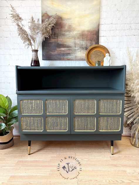 Excited to share the latest addition to my #etsy shop: Vintage Nathan Cabinet/Media Unit/Entertainment Sideboard https://etsy.me/43NuSZt #green #no #contemporary #upcycled #vintagefurniture #tvcabinet #mediaunit #livingroom #tvstand Brunswick Green, Nathan Furniture, Sideboard Upcycle, Milk Paint Furniture, Retro Sideboard, Vintage Compact, Gilding Wax, Furniture Painting Techniques, Eco Friendly Furniture