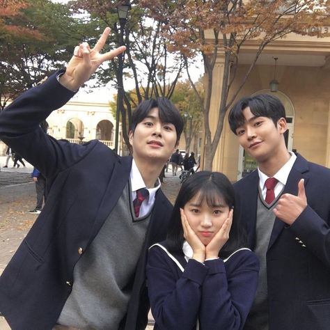 rowoon pics #ExtraordinaryYou on Twitter: "191106 jrjswn ig update with rowoon… " Kdrama Photos, Extraordinary You, People Posing, Boy And Girl Friendship, Kore Ulzzang, Sf9 Rowoon, Friend Zone, Korean Best Friends, Girl Friendship