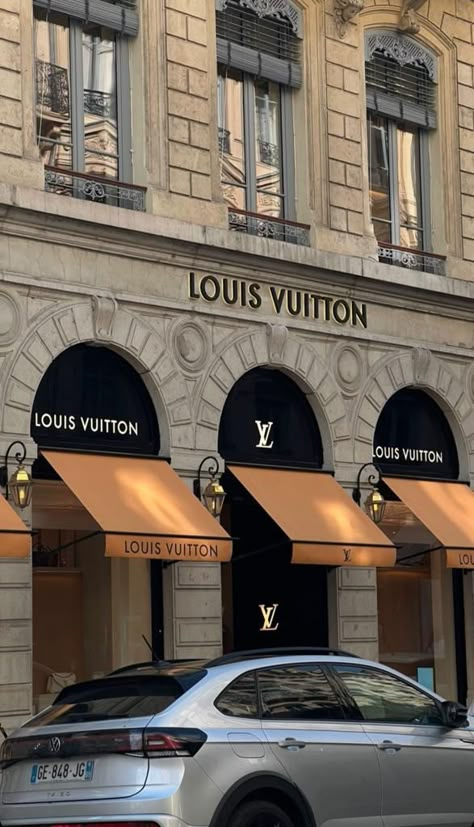 Louis Vuitton Aesthetic, Minimalist Wallpaper Phone, Army Humor, Mi Life, Iphone Wallpaper Hipster, Vision Board Inspiration, Rich Lifestyle, Luxury Lifestyle Dreams, Luxury Aesthetic