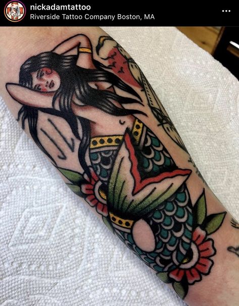 Siren Mermaid Tattoos, Traditional Mermaid, Traditional Mermaid Tattoos, Mermaid Sleeve Tattoos, Sailor Jerry Tattoo, Traditional Tattoo Drawings, Pin Up Mermaid, Jerry Tattoo, Mermaid Tattoo Designs